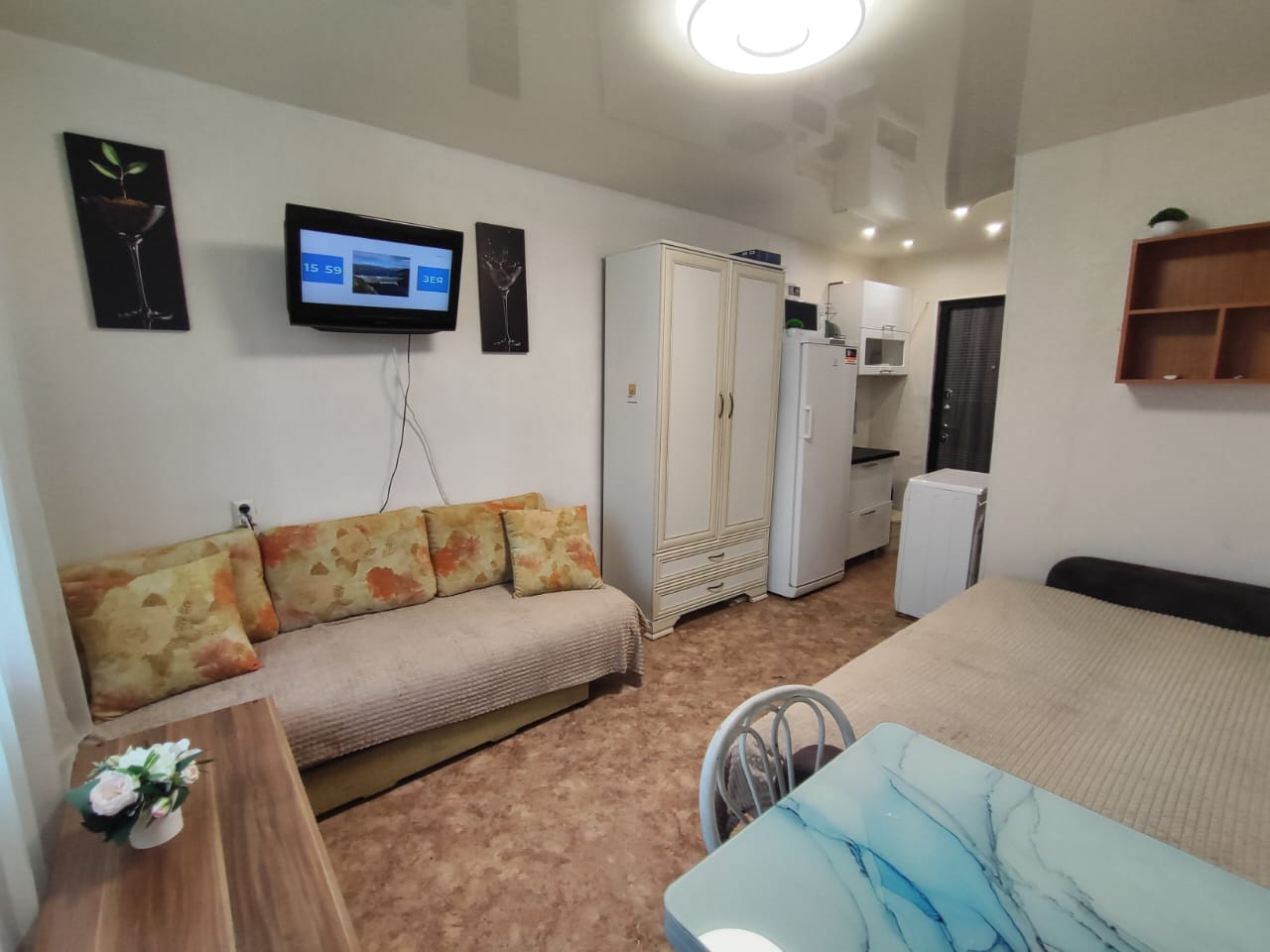 Чистая, уютнaя, светлая студия в тихoм pайонe