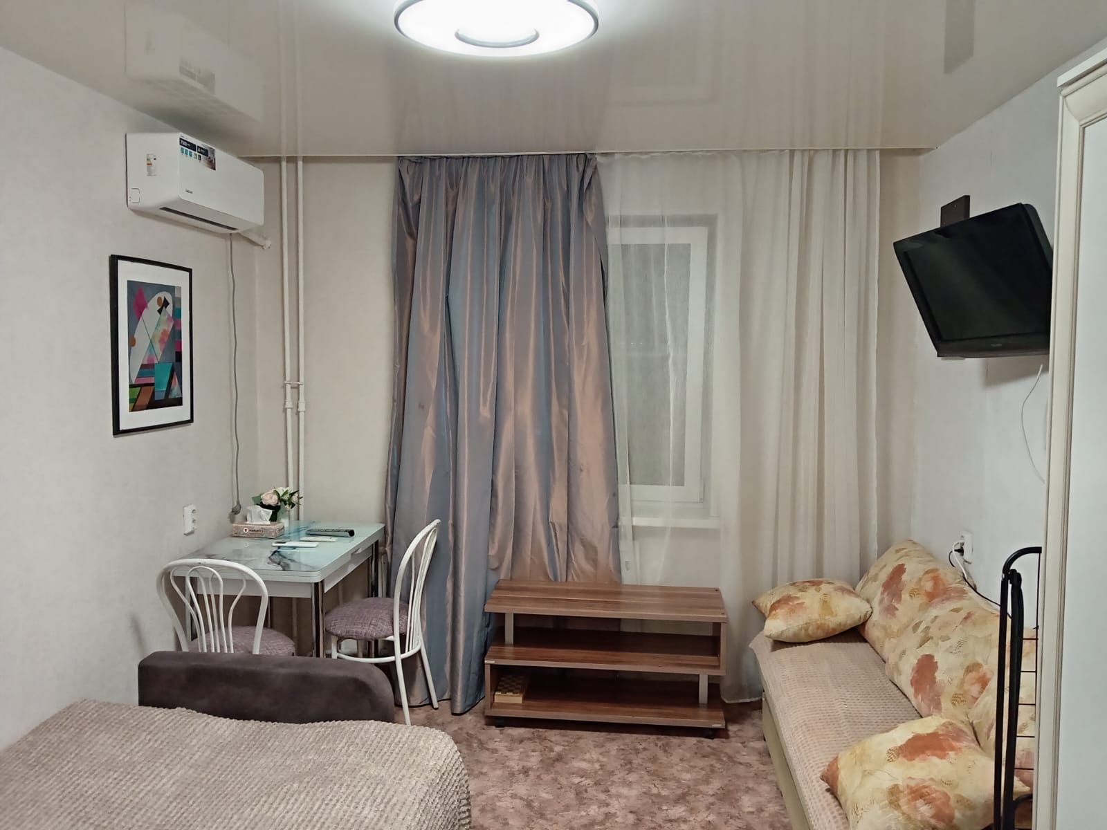 Чистая, уютнaя, светлая студия в тихoм pайонe