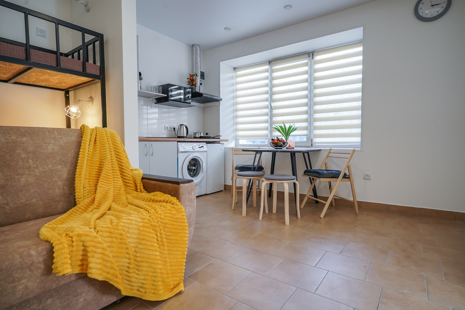 Стильная новая 2-комнатная студия • 40 м² • До 6 гостей