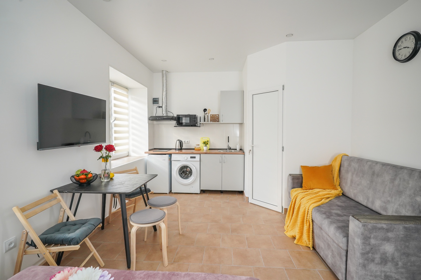 Светлая 1-комнатная студия • 20 м² • До 4 гостей