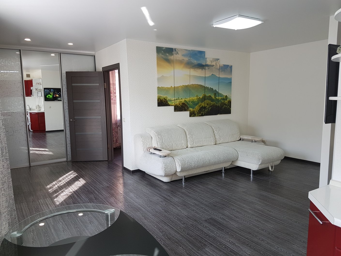 Двухкомнатная квартира на проспекте 100-летия Владивостока 46