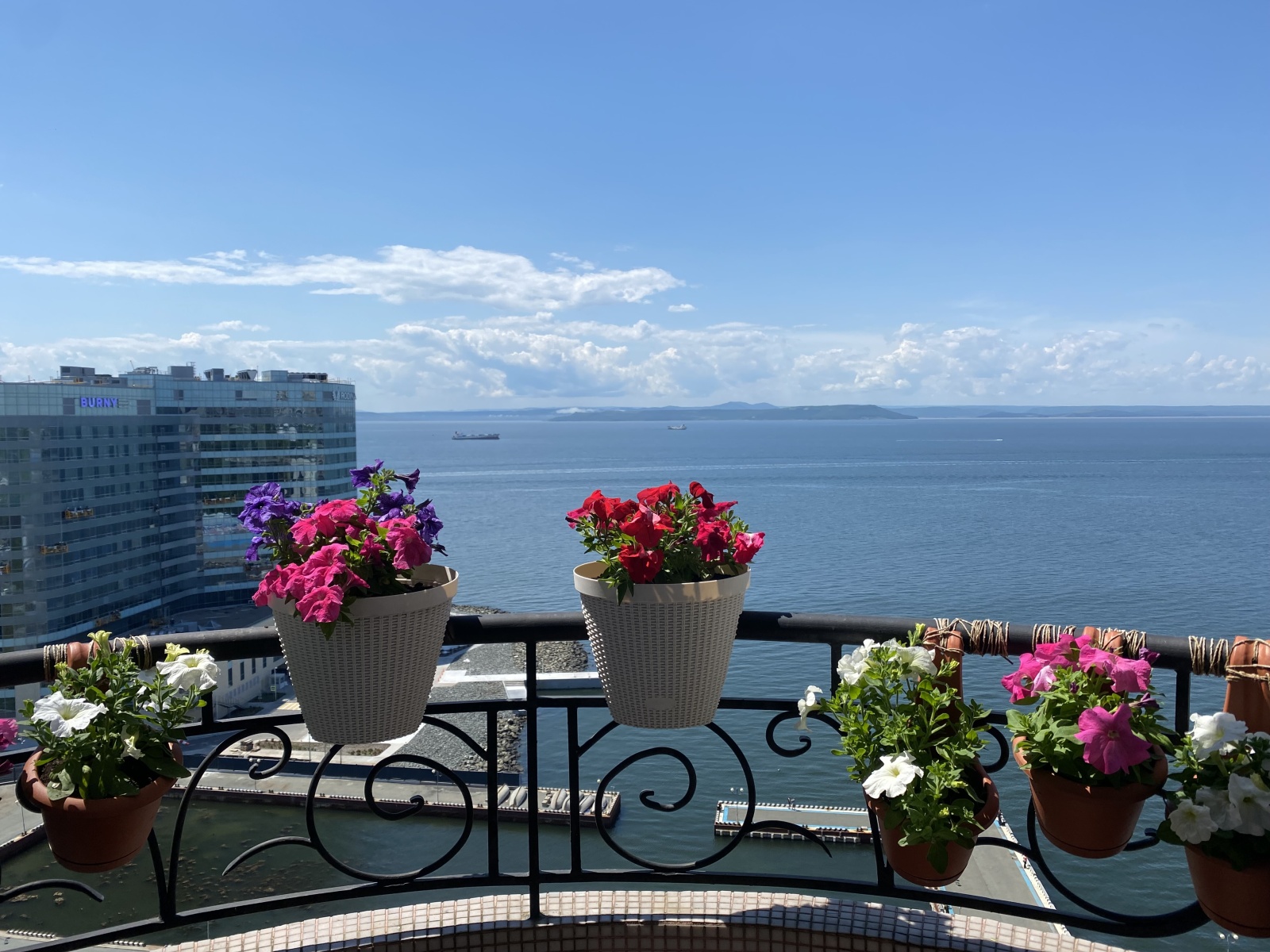 Квартира в элитном ЖК в центре города с шикарным видом на море