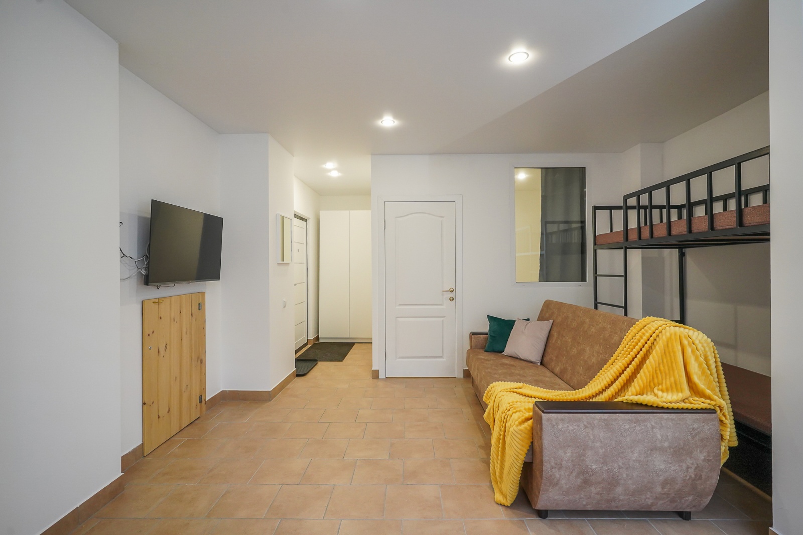 Стильная новая 2-комнатная студия • 40 м² • До 6 гостей