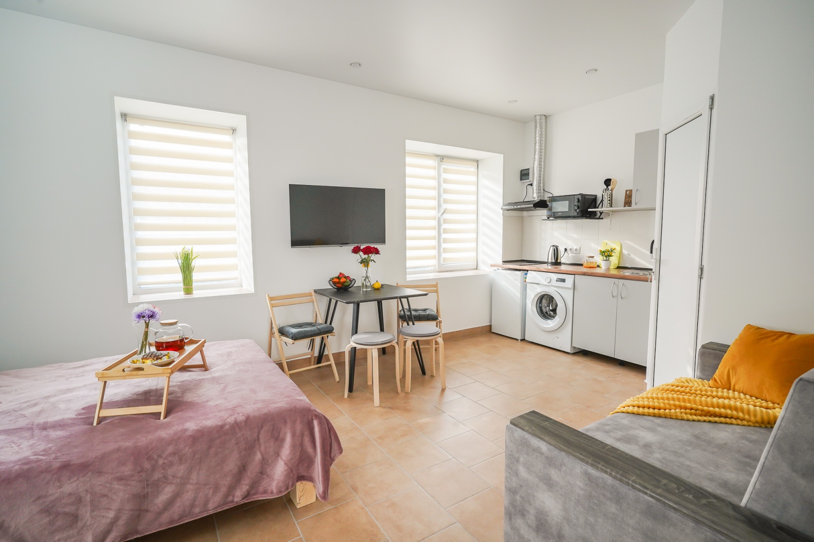 Светлая 1-комнатная студия • 20 м² • До 4 гостей