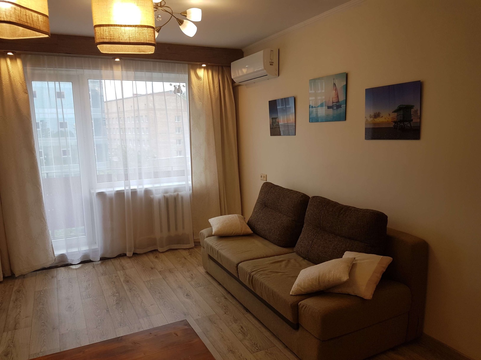 Трехкомнатная квартира на проспекте Острякова 7