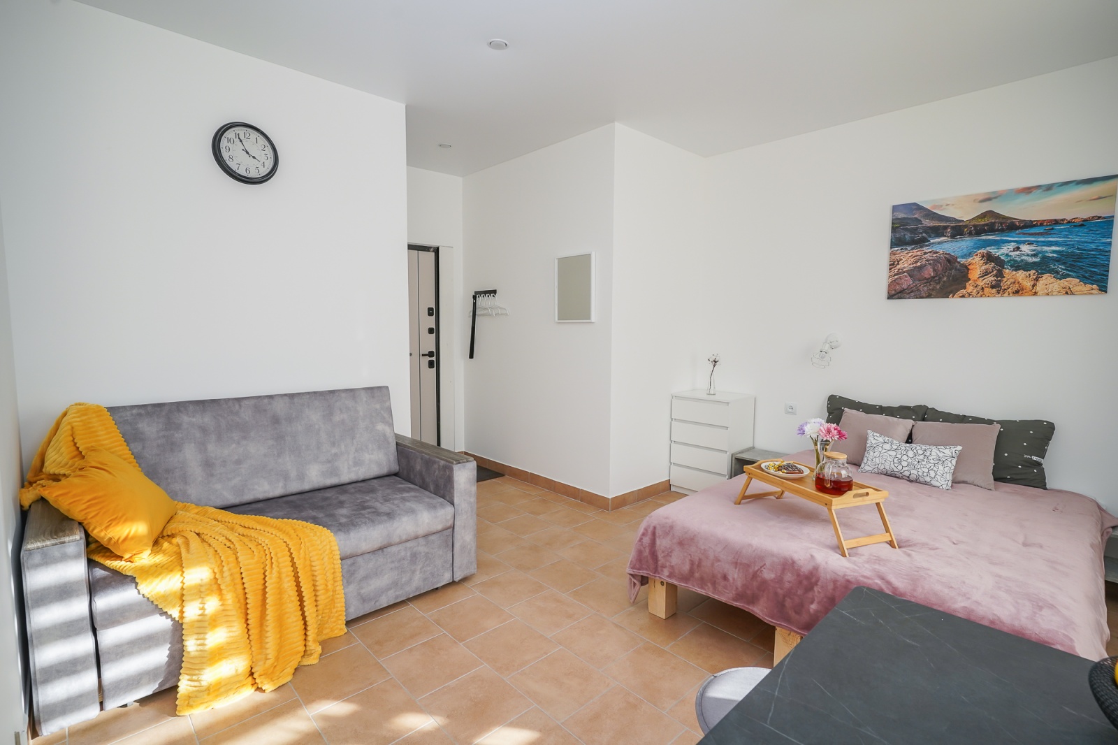 Светлая 1-комнатная студия • 20 м² • До 4 гостей