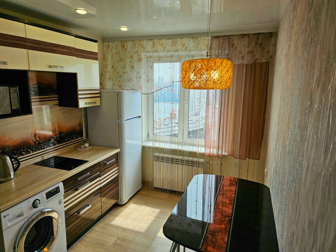 СОЛНЕЧНАЯ квартира в самом центре Владивостока