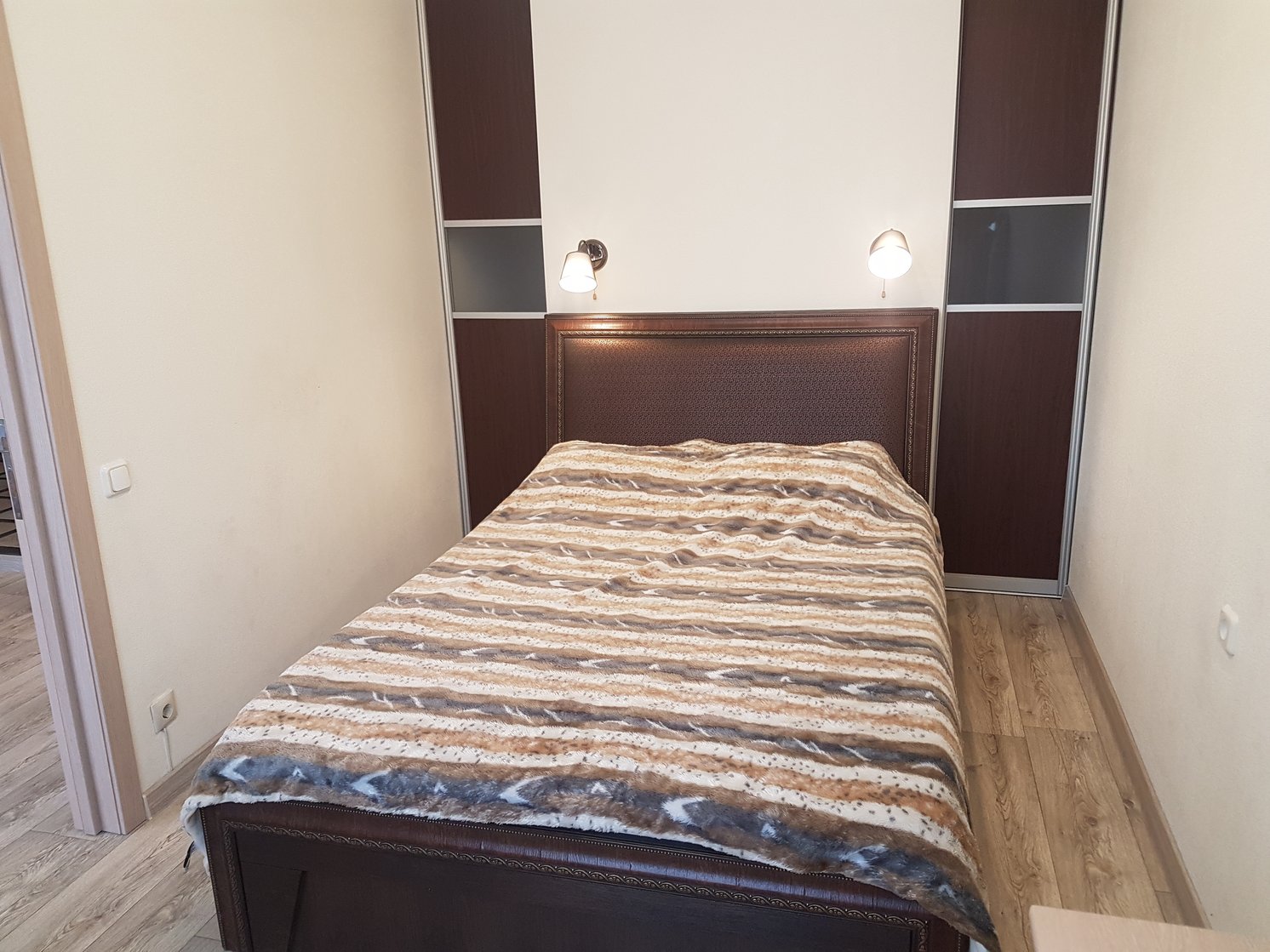 Трехкомнатная квартира на проспекте Острякова 7