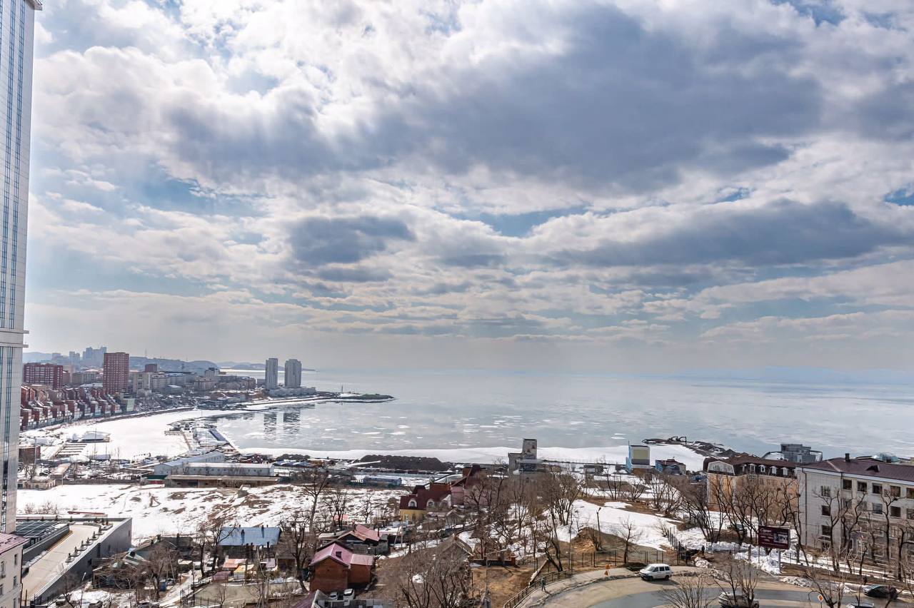 Шикарная двухкомнатная 85 кв. на Набережной (центр)